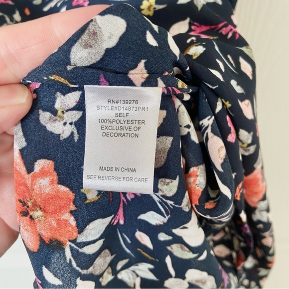 Daniel Rainn - Bernal Split Neck Blouse - Picture 7 of 14